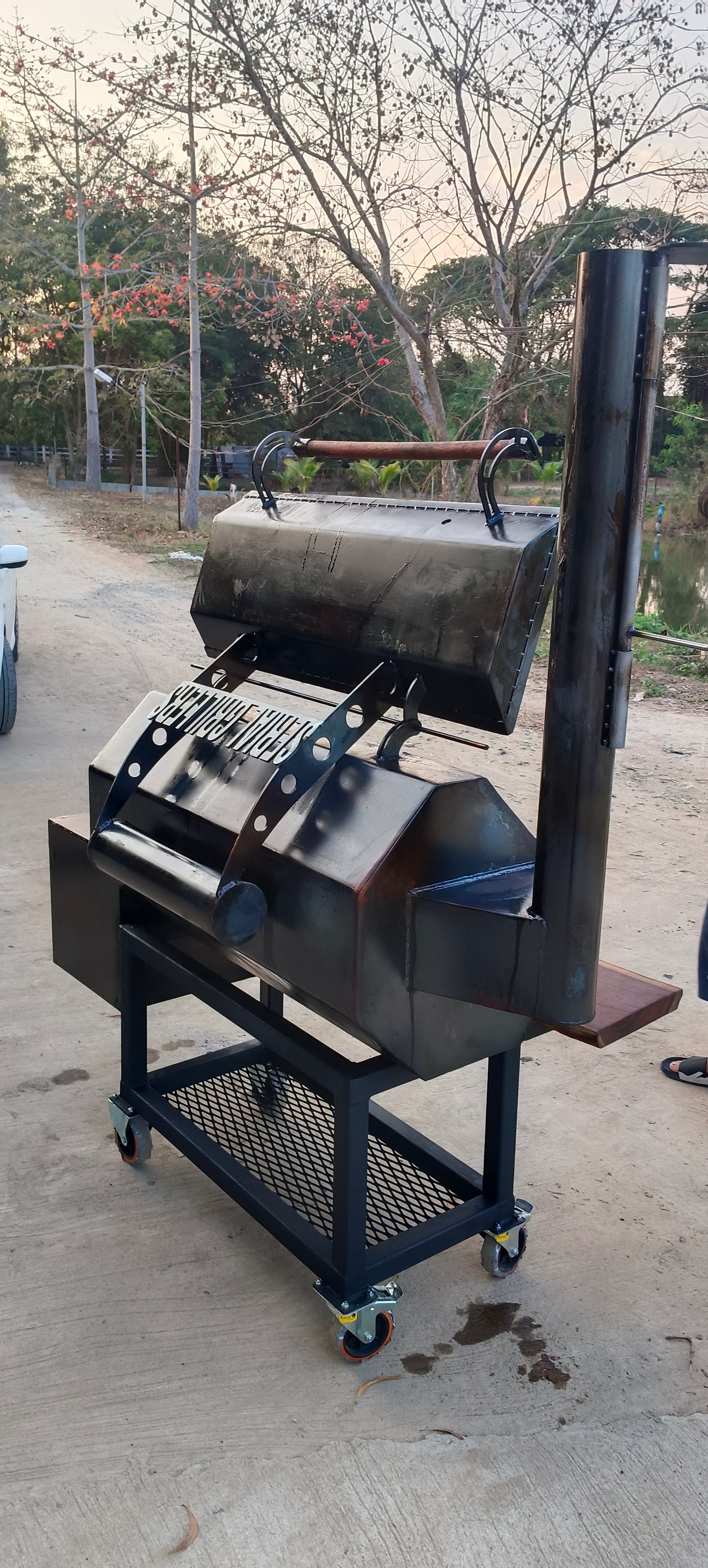 Jumbo Jack the Ribber Smoker and Grill