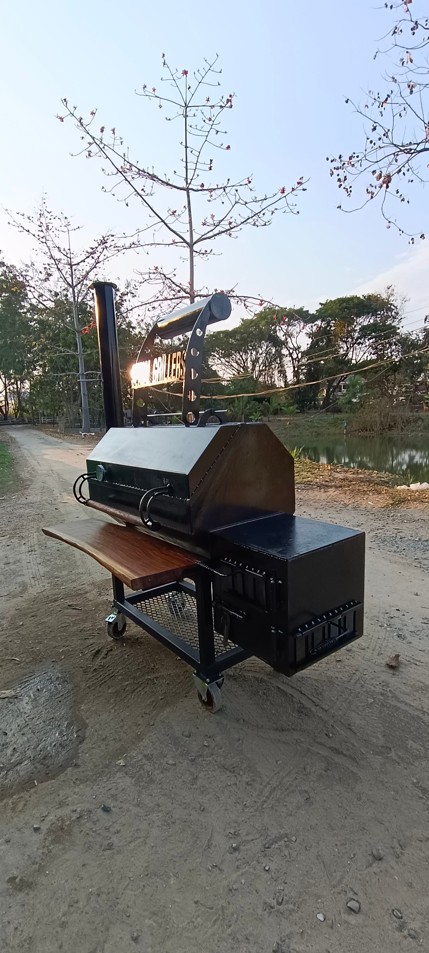 Jumbo Jack the Ribber Smoker and Grill