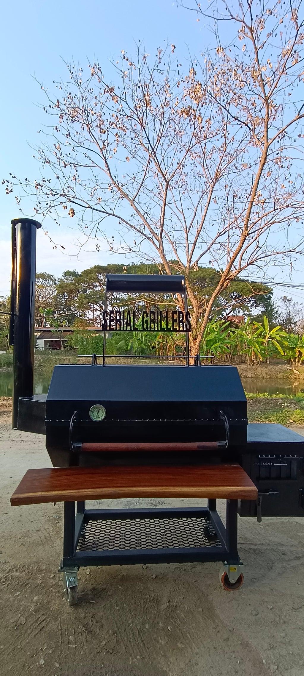 Jumbo Jack the Ribber Smoker and Grill