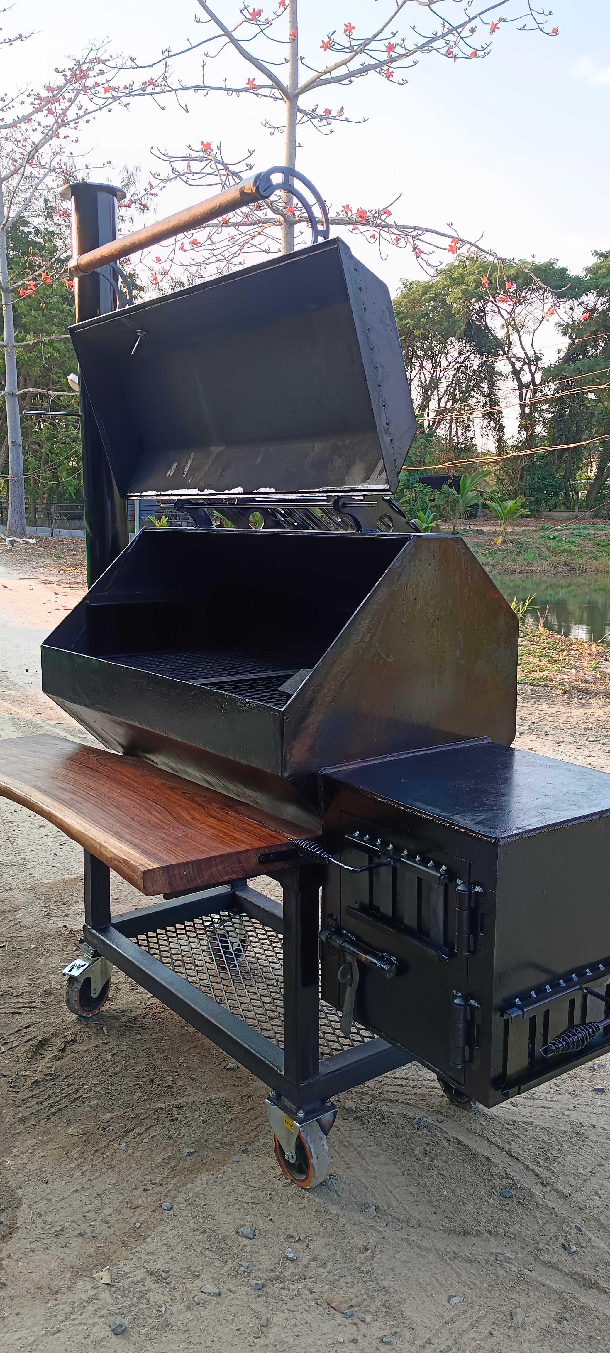 Jumbo Jack the Ribber Smoker and Grill