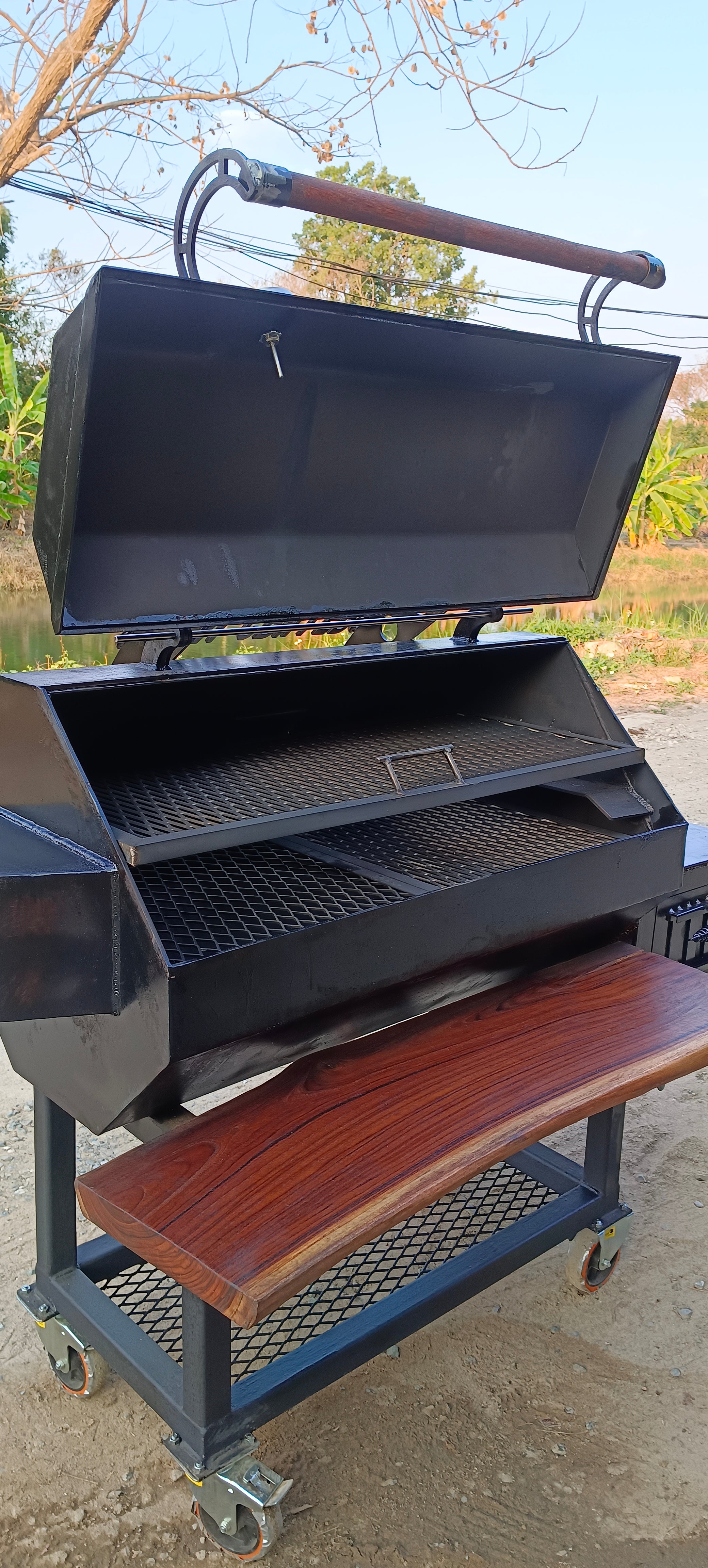 Jumbo Jack the Ribber Smoker and Grill