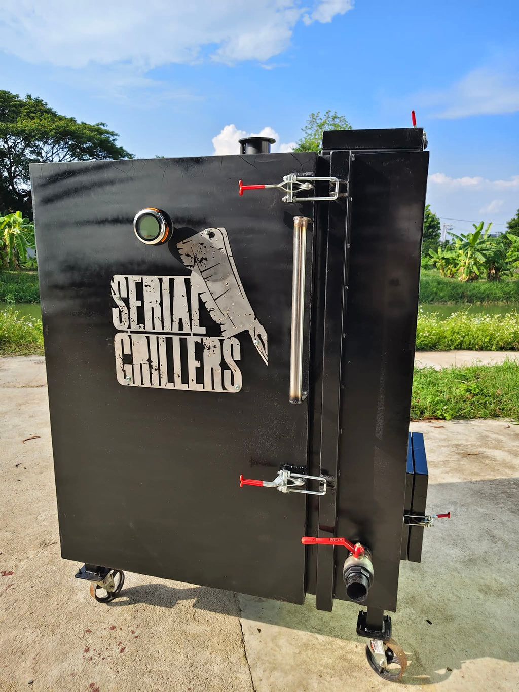Gravity Fed Smart Smoker XL